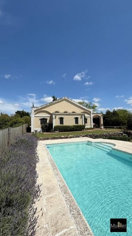 Casa 4 dorm, 3 baños, con pileta y garage — Linstow