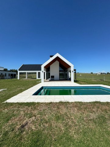 Casa a estrenar en Bº Privado La Vaguada, 190m², 3 dorm, 3 baños, garage