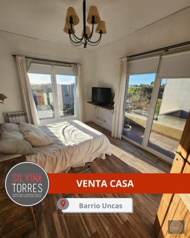 Casa 3 dorm, 3 baños con balcón y patio — Uncas