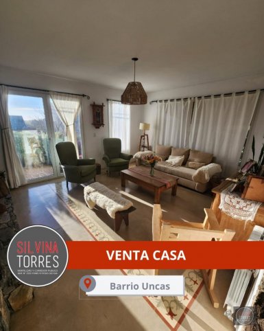 Casa 3 dorm, 3 baños con balcón y patio — Uncas