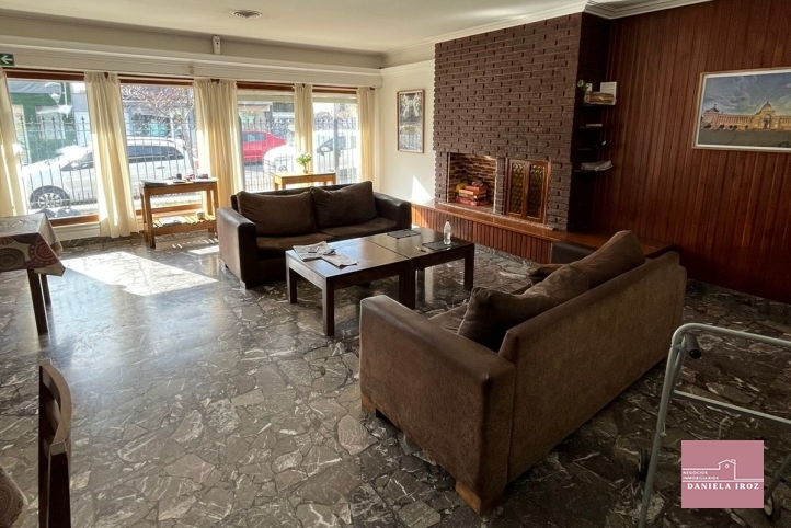 Casa 5 dorm, 200m² con garage — Villa Italia
