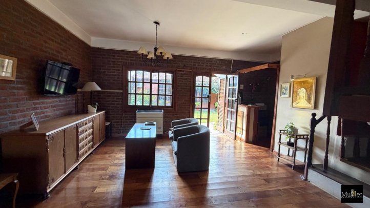 Casa 5 dorm, 4 baños — Libertad y Alvear