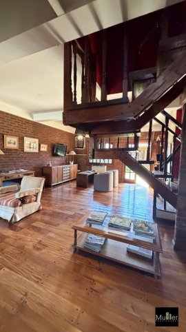 Casa 5 dorm, 4 baños — Libertad y Alvear