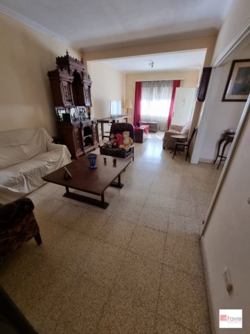 Casa 6 dorm, 300m² en excelente estado — Garibaldi
