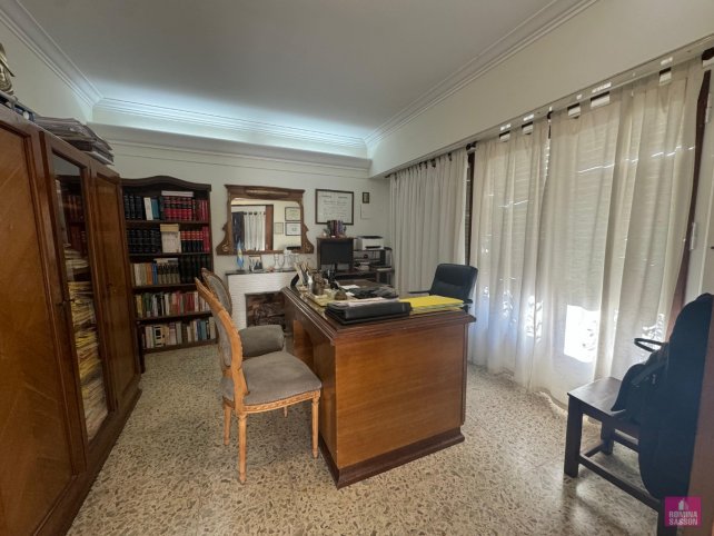 Casa 4 dorm, 180m² con garage y amplio parque — Las Heras