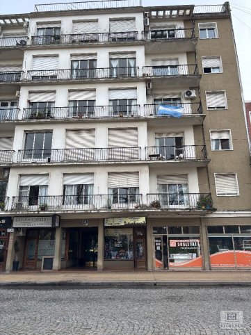 Departamento en Venta en Pinto 450, 80m², 3 dormitorios, 2 baños, sin cochera