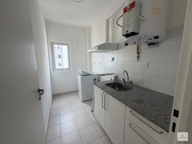 Departamento de un ambiente en quinto piso con cochera — Paz 590