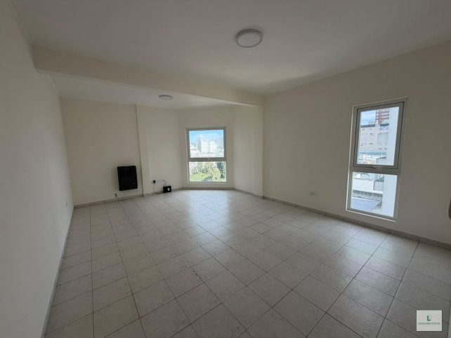 Departamento de un ambiente en quinto piso con cochera — Paz 590