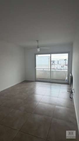 Departamento en alquiler de 1 dormitorio en Maipu 120
