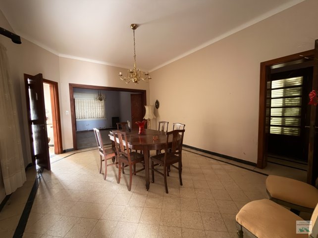Casa 5 dorm, 279m² con garage — Belgrano