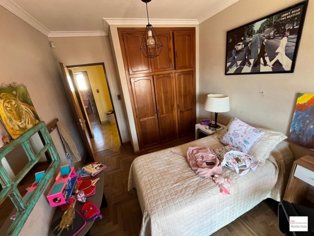 Casa en venta en Pinto 1400, 320m², 4 dormitorios, 2 baños
