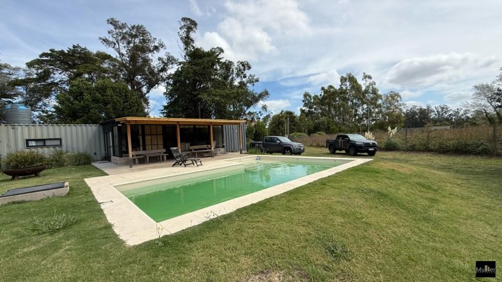 Casa 2 dorm, 2 baños, pileta — Las Acacias y Esquerdo