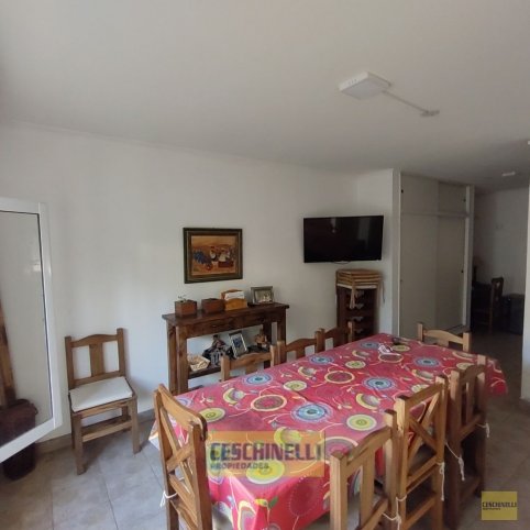 Casa 3 dorm, 200m² en Barrio Falucho I con garage