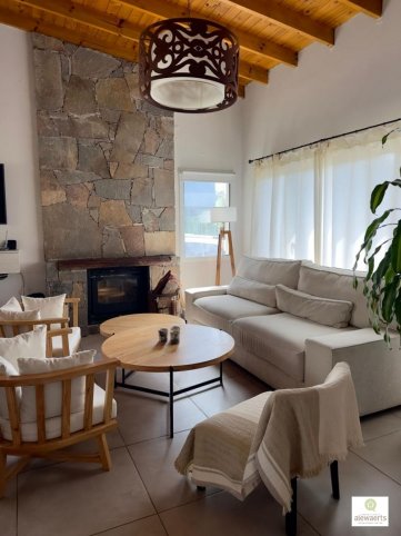 Casa 2 dorm, 127m² en Pavon 2621 con pileta y garage