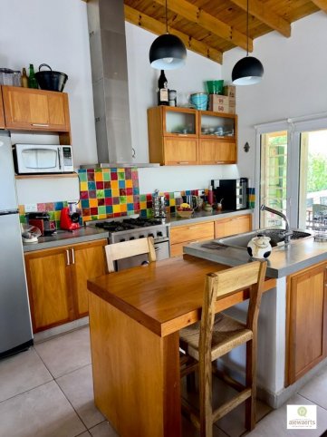 Casa 2 dorm, 127m² en Pavon 2621 con pileta y garage