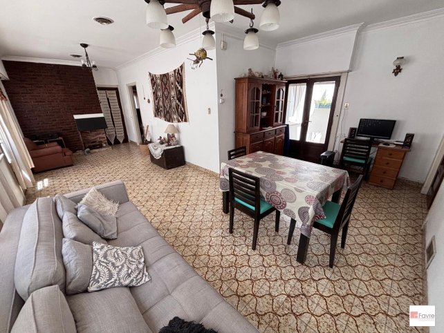 Casa en Venta Belgrano 146, 200m², 4 dorm, 3 baños, garaje