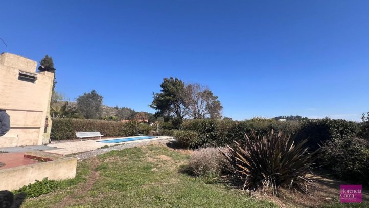 Casa 3 dorm, 200m² a refaccionar — Barrio Uncas