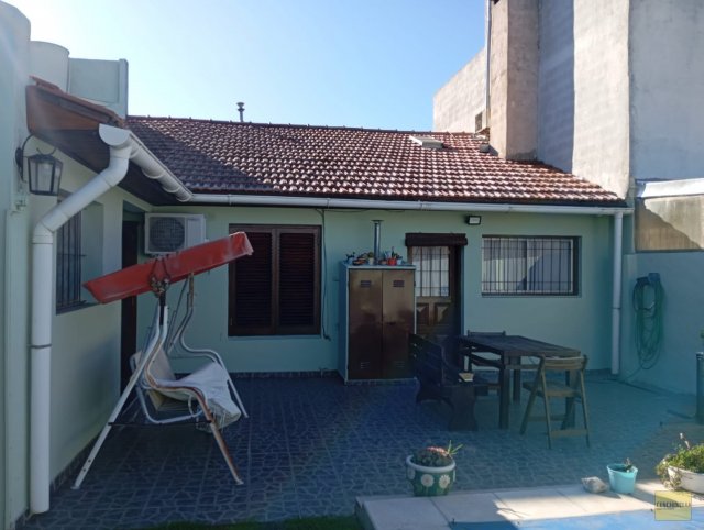 Casa en Rivas, 134m², 3 dormitorios, pileta, quincho y garage