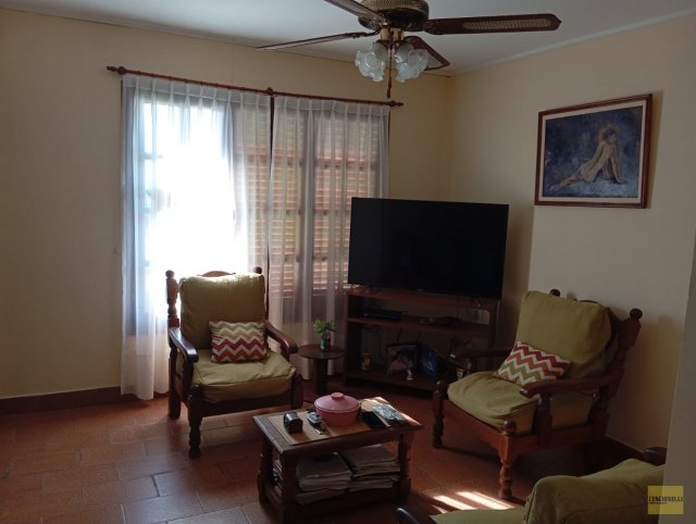 Casa en Rivas, 134m², 3 dormitorios, pileta, quincho y garage