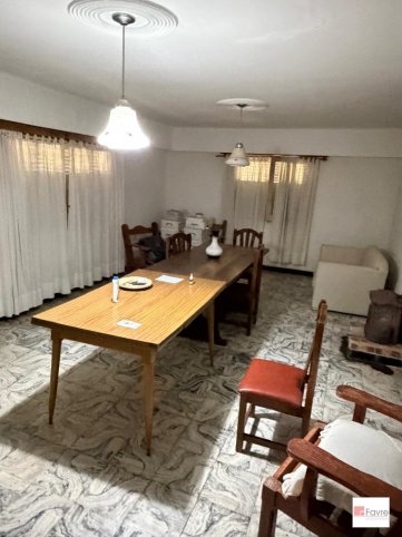 Casa 3 dorm, 200m² con piscina y quincho — Luis Maria Campos