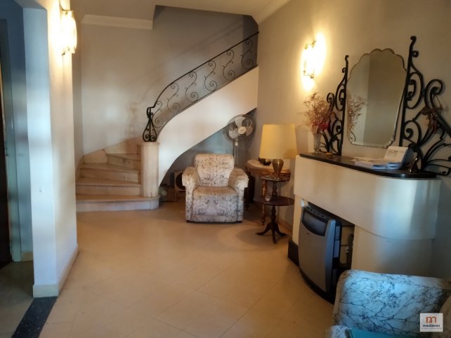 Casa 4 dorm, 219m² con garage — Garibaldi al 700
