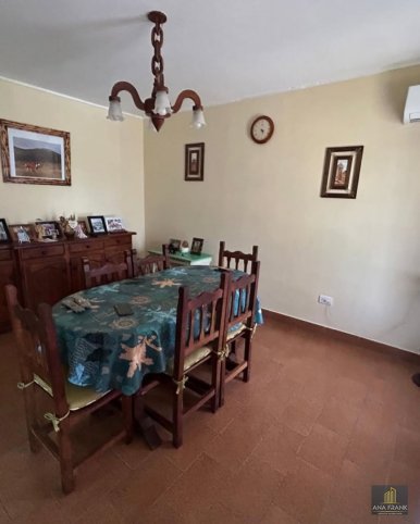 Casa en venta 3 dorm, 2 baños, garage, pileta — Rivas al 800