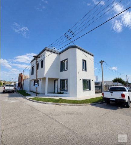 Casa 3 dorm, 150m² con garage — 12 de octubre y Bariffi