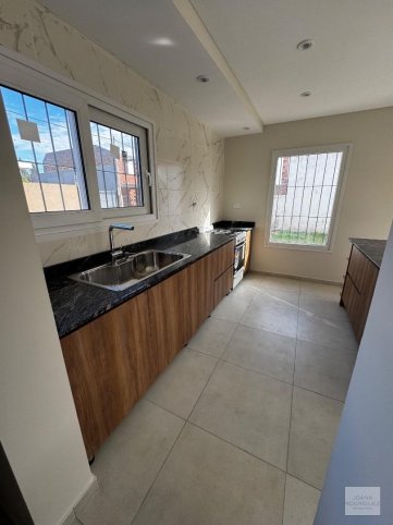 Casa 3 dorm, 150m² con garage — 12 de octubre y Bariffi