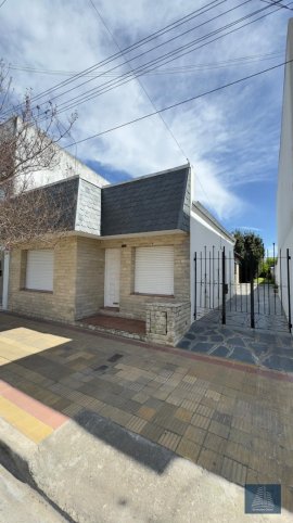 Casa en venta en San Martín 156, 200m², 2 dorm, 1 baño, garage