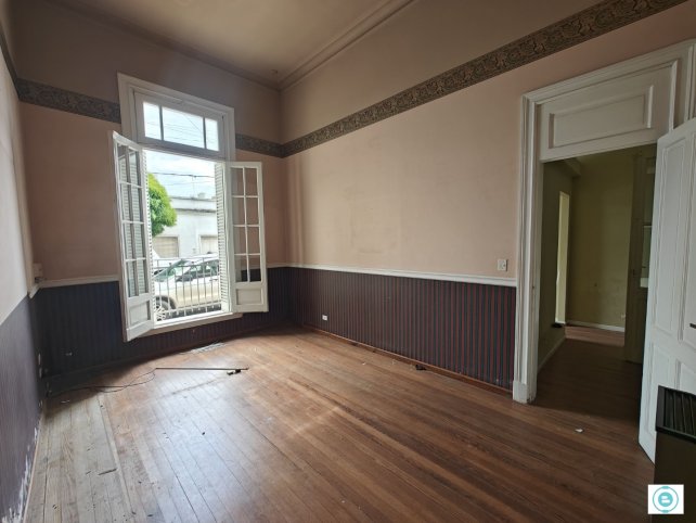 Casa antigua pleno centro