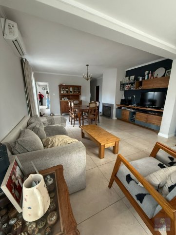 Casa en Venta Tierra del Fuego al 1100, 134m², 3 dorm, 2 baños, garage