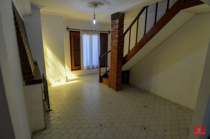 Casa 4 dorm, 121m² con cochera — Alvear