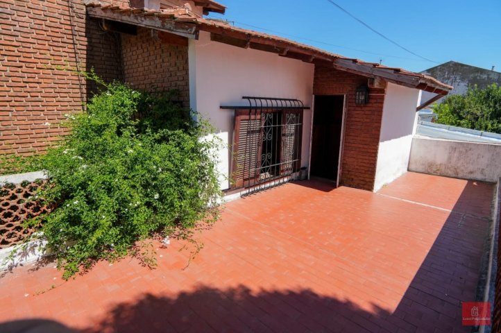 Casa 4 dorm, 121m² con cochera — Alvear