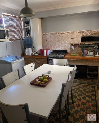 Casa a reciclar con 2 locales, 2 dorm, 1 baño, apta crédito