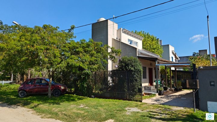 Casa 2 dorm, 77m² en zona Don Bosco