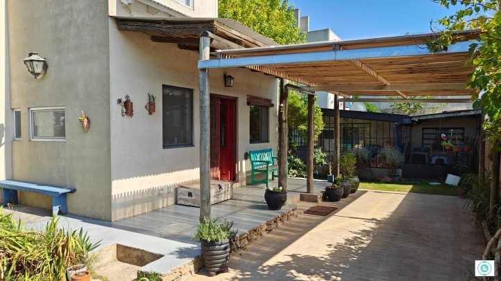 Casa 2 dorm, 77m² en zona Don Bosco