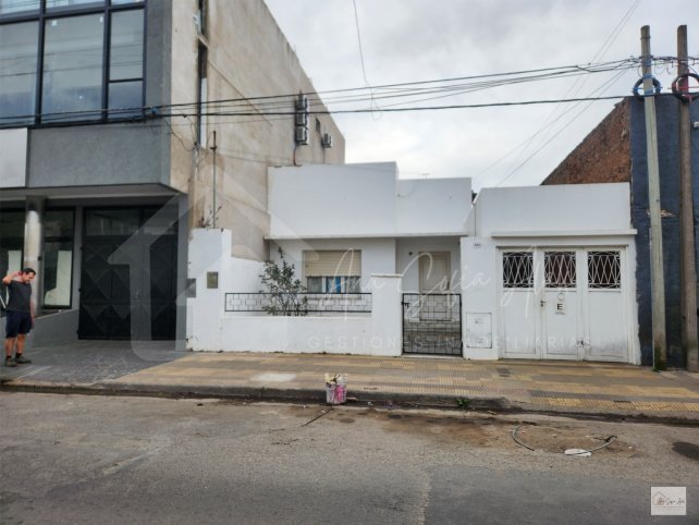 Casa 3 dorm, 375m² en pleno centro — Las Heras 500
