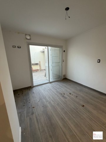 Casa en venta, 3 dorm, 2 baños — Sarmiento y Saavedra