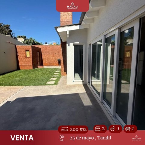 Casa 2 dorm, 107m² con cochera — 25 de Mayo