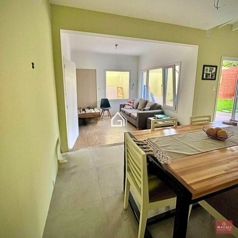 Casa 2 dorm, 107m² con cochera — 25 de Mayo