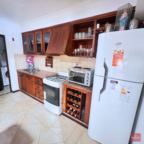 Casa en Venta Av. Del Valle 700, 220m², 3 dorm, 2 baños, 2 garages