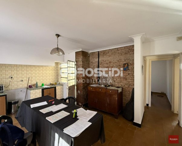 Casa 2 dorm, 550m² en Barrio Cerrito — Oportunidad de inversión