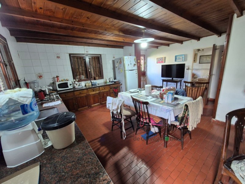 Casa en PH Independiente 275m² con 2 dorm y 2 baños — Sarmiento