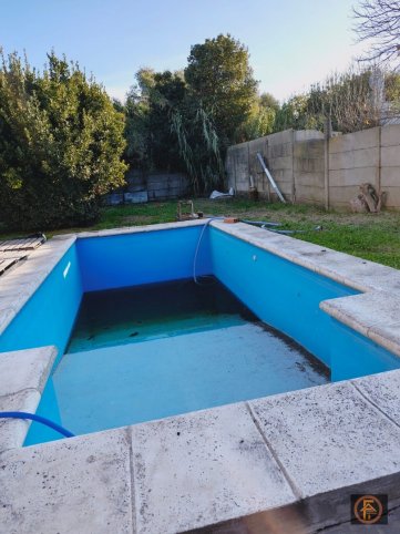 Casa 2 dorm, 150m² con quincho y pileta — San Lorenzo