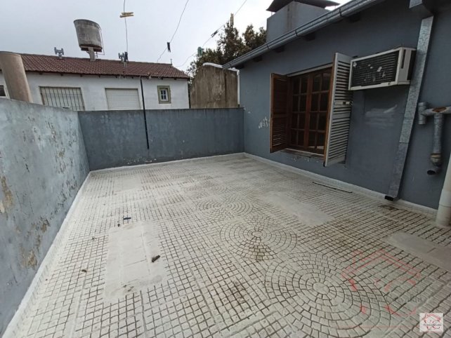 Casa en Falucho 680, 4 dorm, 2 baños, garage para 1 auto