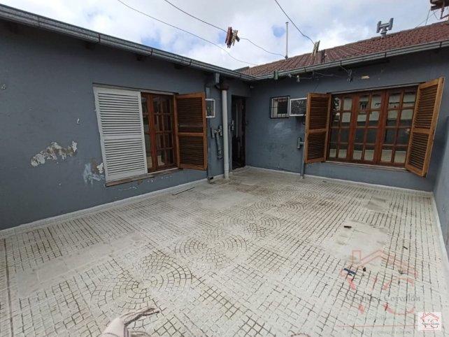 Casa en Falucho 680, 4 dorm, 2 baños, garage para 1 auto