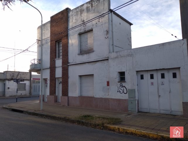 Casa en Uriburu 699 esquina 9 de Julio