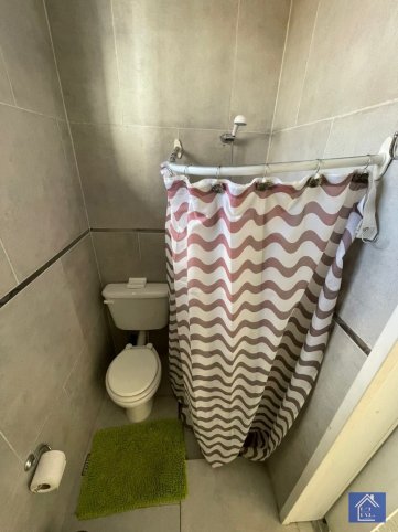 Casa en Uriburo 200, 70m², 1 dormitorio, 1 baño, cochera