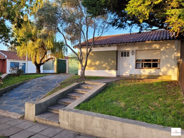 Casa en Barrio Jardin, 110m², 2 dorm, 1 baño, garage