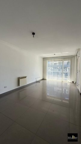 Depto 2 dorm, 6to piso, con cochera y SUM — Bértoli